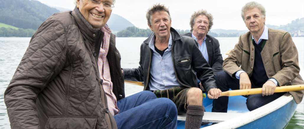 Gerhard Polt und die Brüder Christoph, Karl und Michael Well - seit 40 Jahren gemeinsam auf den Bühnen Bayerns und der Welt unterwegs (Foto: Hans-Peter Hösl)