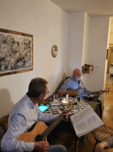 Unser begeisterndes Musikduo Walter und Georg. Wir waren alle wieder hin und her gerissen von ihrem tollen Auftritt (spielen ja nicht zum ersten Mal in unserer Gruppe)!