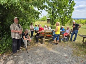 Seniorenwanderung auf der Traumrunde Wiesenbronn